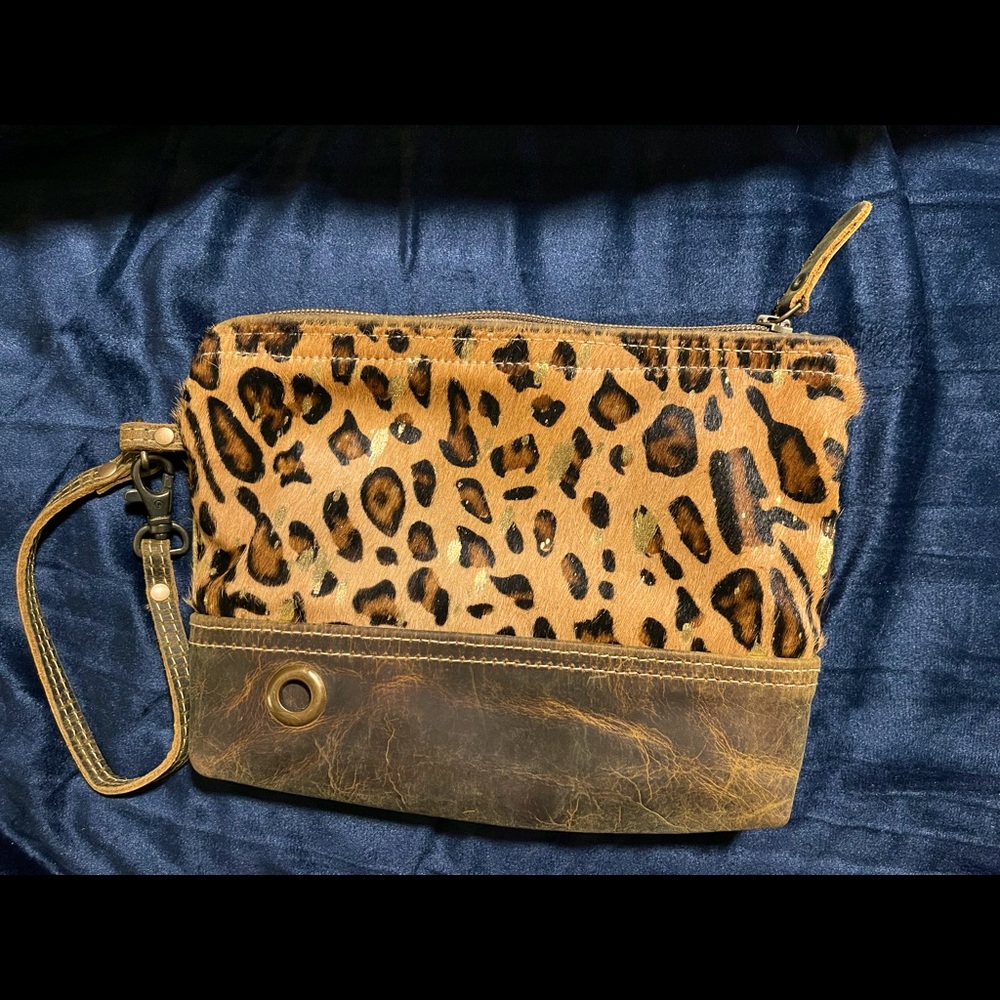 Wristlet by Myra bag in leopard